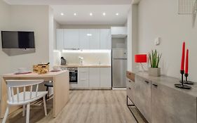 Stylish & Bright Apartment In The City Centre